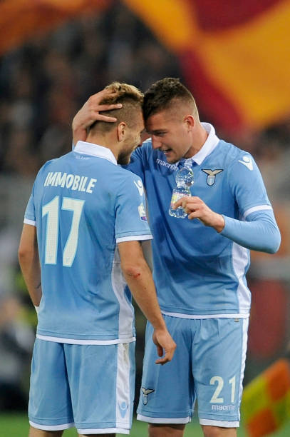 姿势展示了 姿势展示了